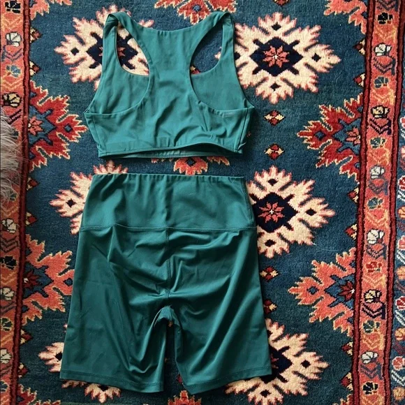 Reformation Emerald Green  Sports Bra and Bike shorts Set | Top S Bottoms M - Picture 7 of 8